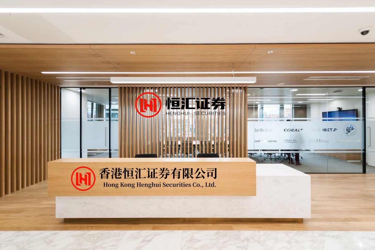 亿福配资 服役52年将退役的尼米兹号核航母抵巴，美巴将军演，巴西防核部队立即贴身监测